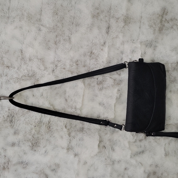 Black cowhide leathder crossbody purse. Very soft and lots of pockets. - Picture 2 of 12